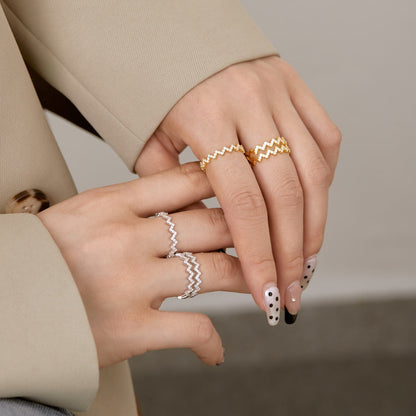 [ELAN LUXE]Delicate Enchanting Wave Shape Daily Ring