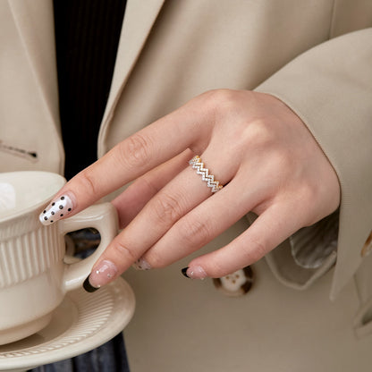 [ELAN LUXE]Delicate Enchanting Wave Shape Daily Ring