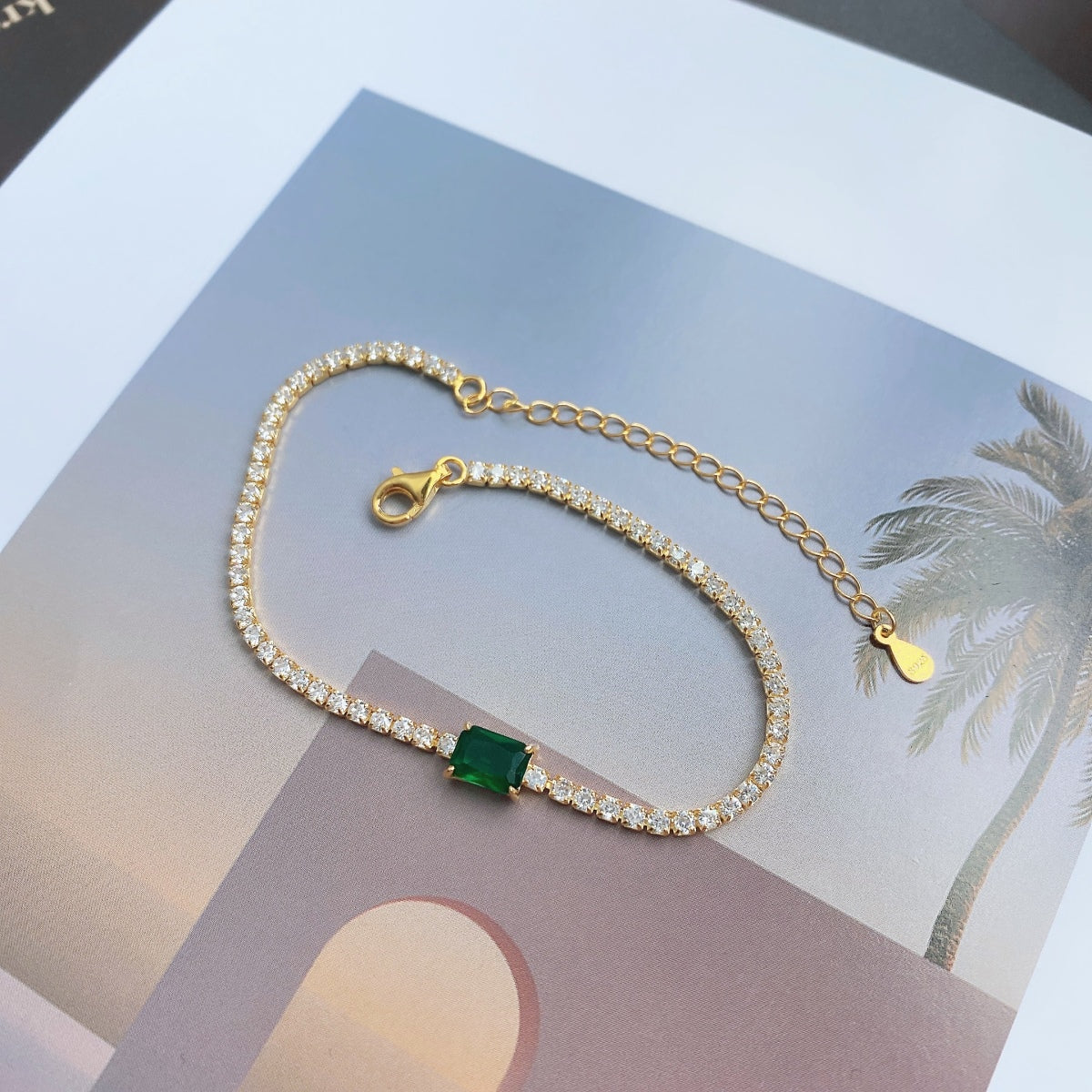 [ELAN LUXE]1.0 Carat Unique Emerald Cut Banquet Bracelet