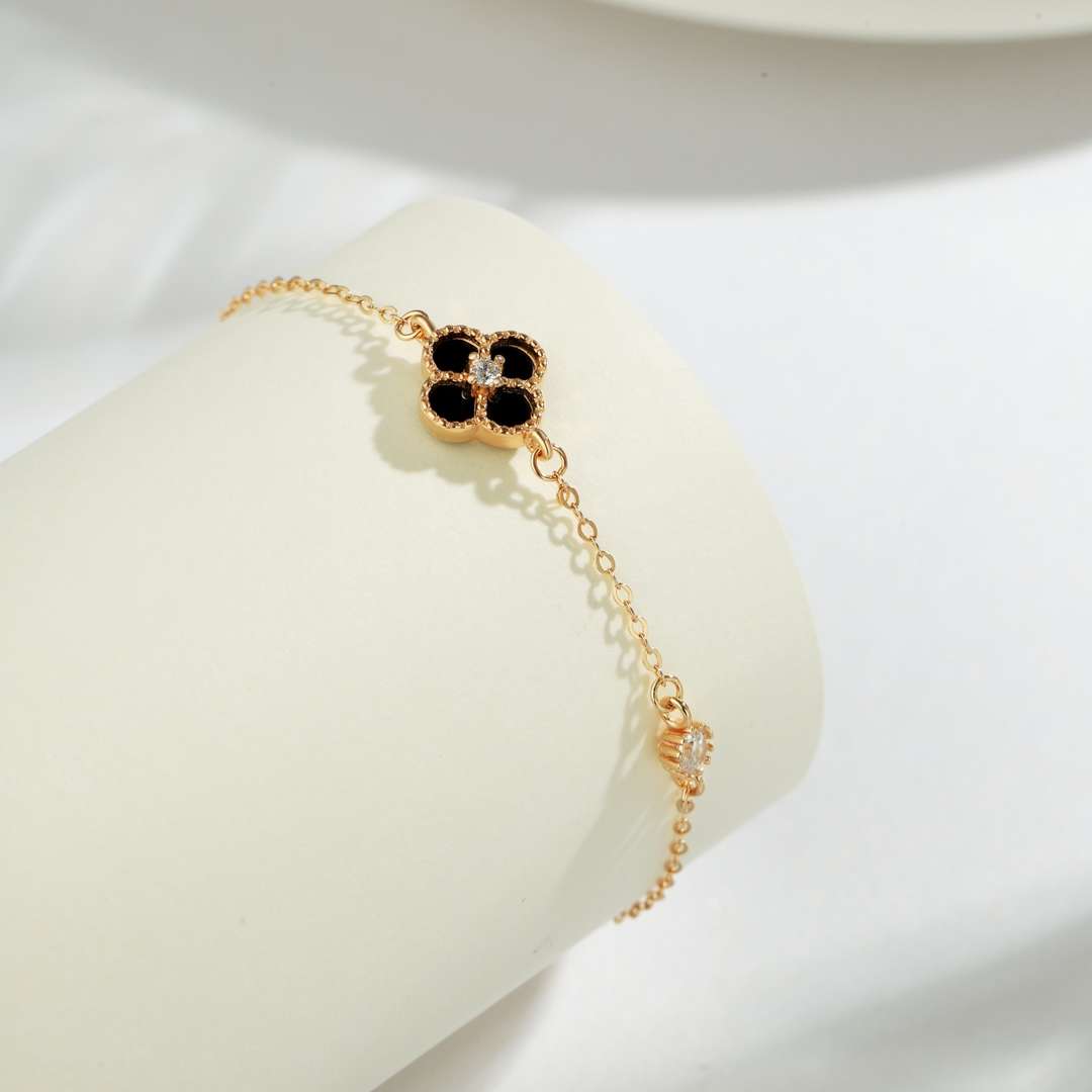 [ELAN LUXE]Delicate Four Leaf Clover Bracelet