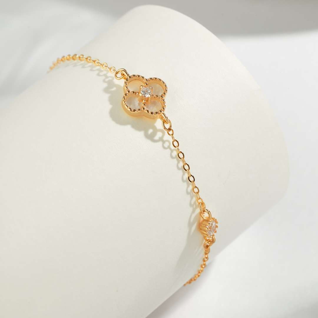 [ELAN LUXE]Delicate Four Leaf Clover Bracelet