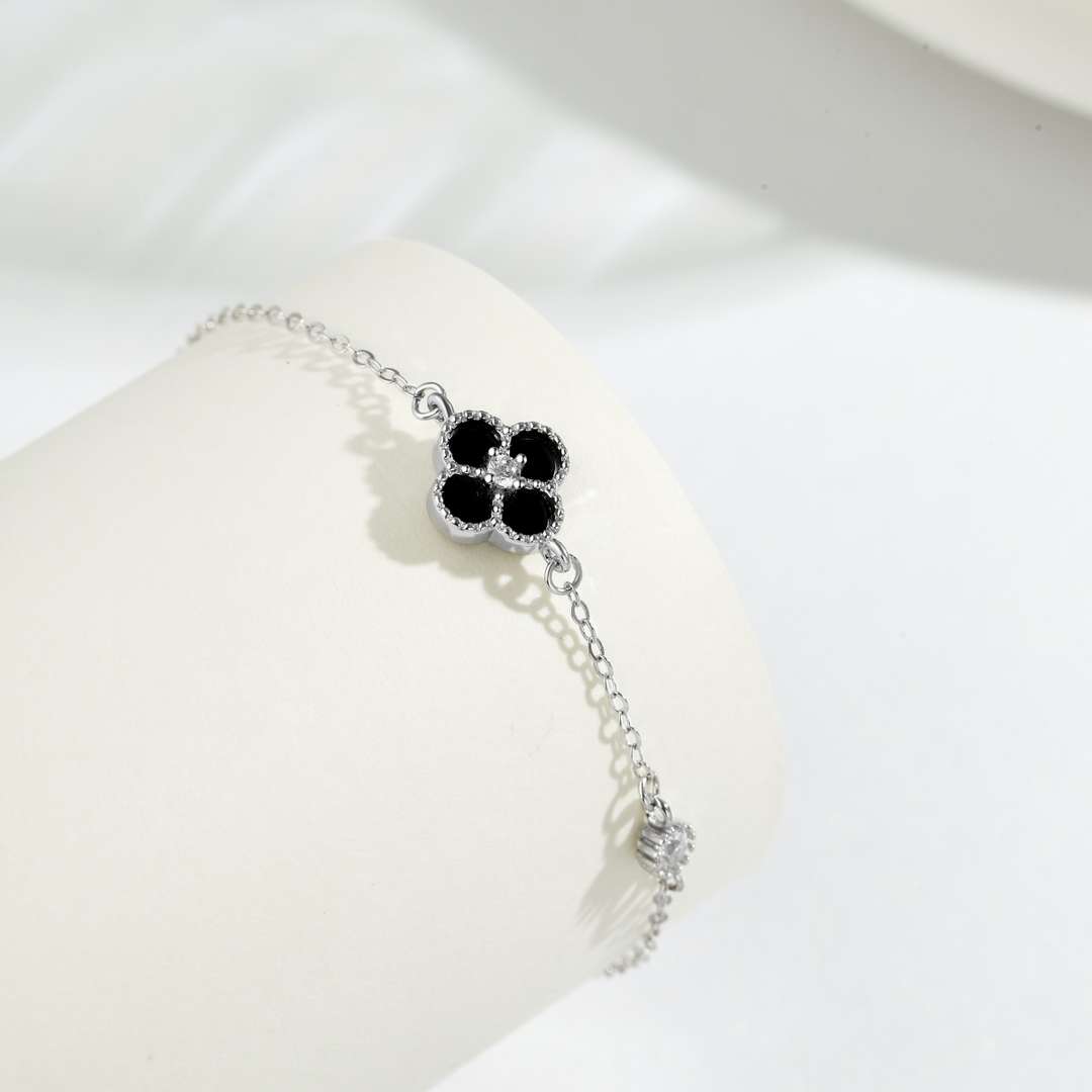 [ELAN LUXE]Delicate Four Leaf Clover Bracelet