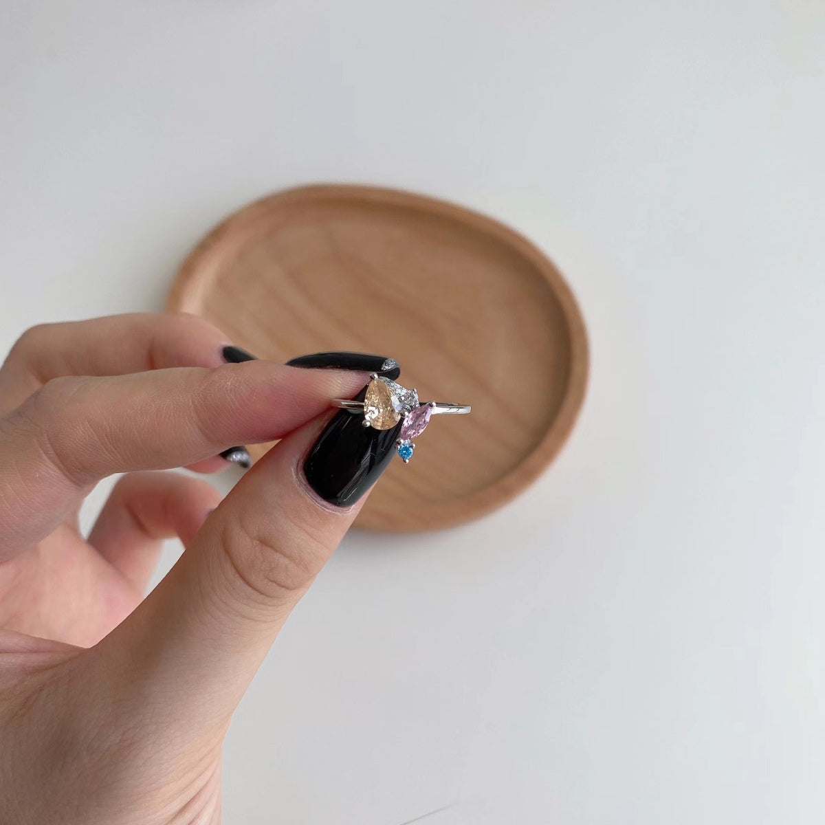 [ELAN LUXE]Radiant Colorful Multi Cut Daily Ring