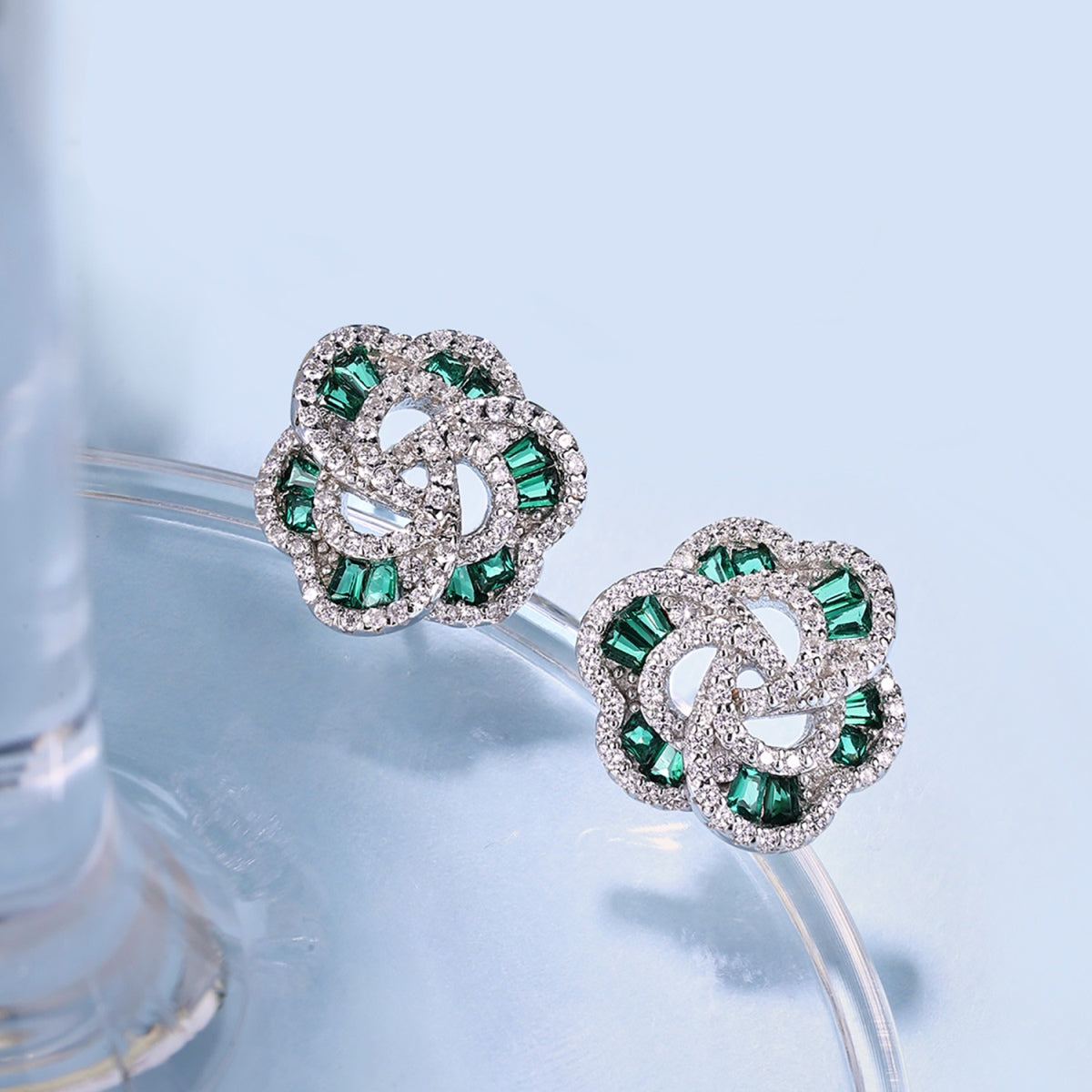[ELAN LUXE]Exquisite Flower Shape Daily Earrings