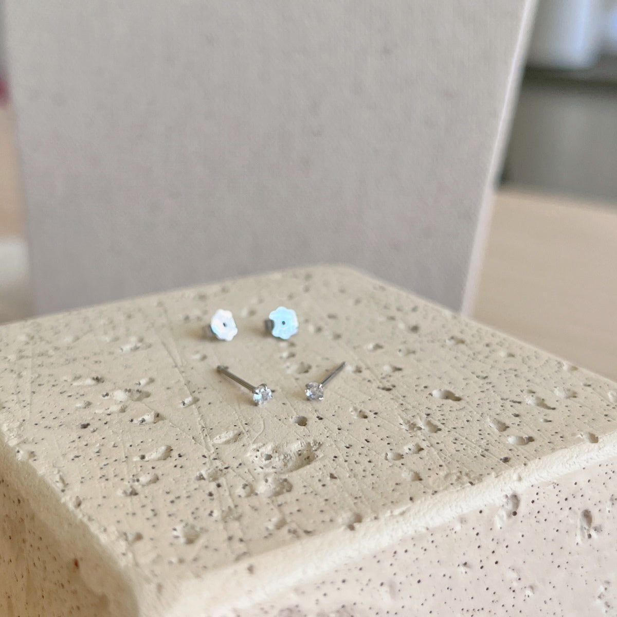 [ELAN LUXE]Delicate Solitaire Earrings