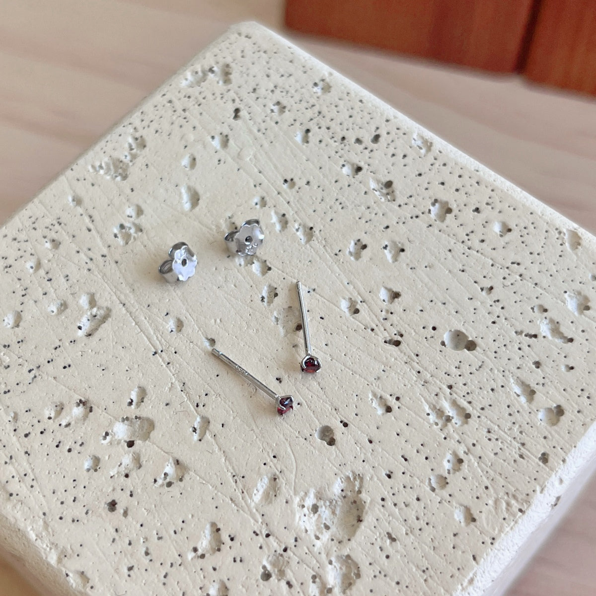 [ELAN LUXE]Delicate Solitaire Earrings
