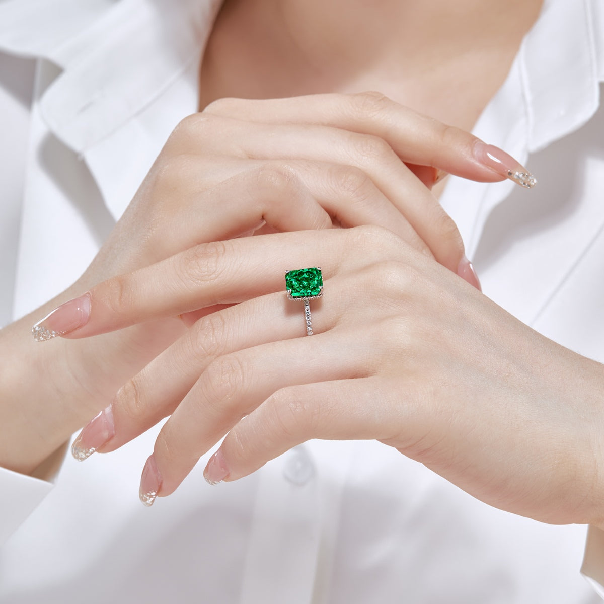 [ELAN LUXE]4.0 Carat Luxurious Engagement Ring