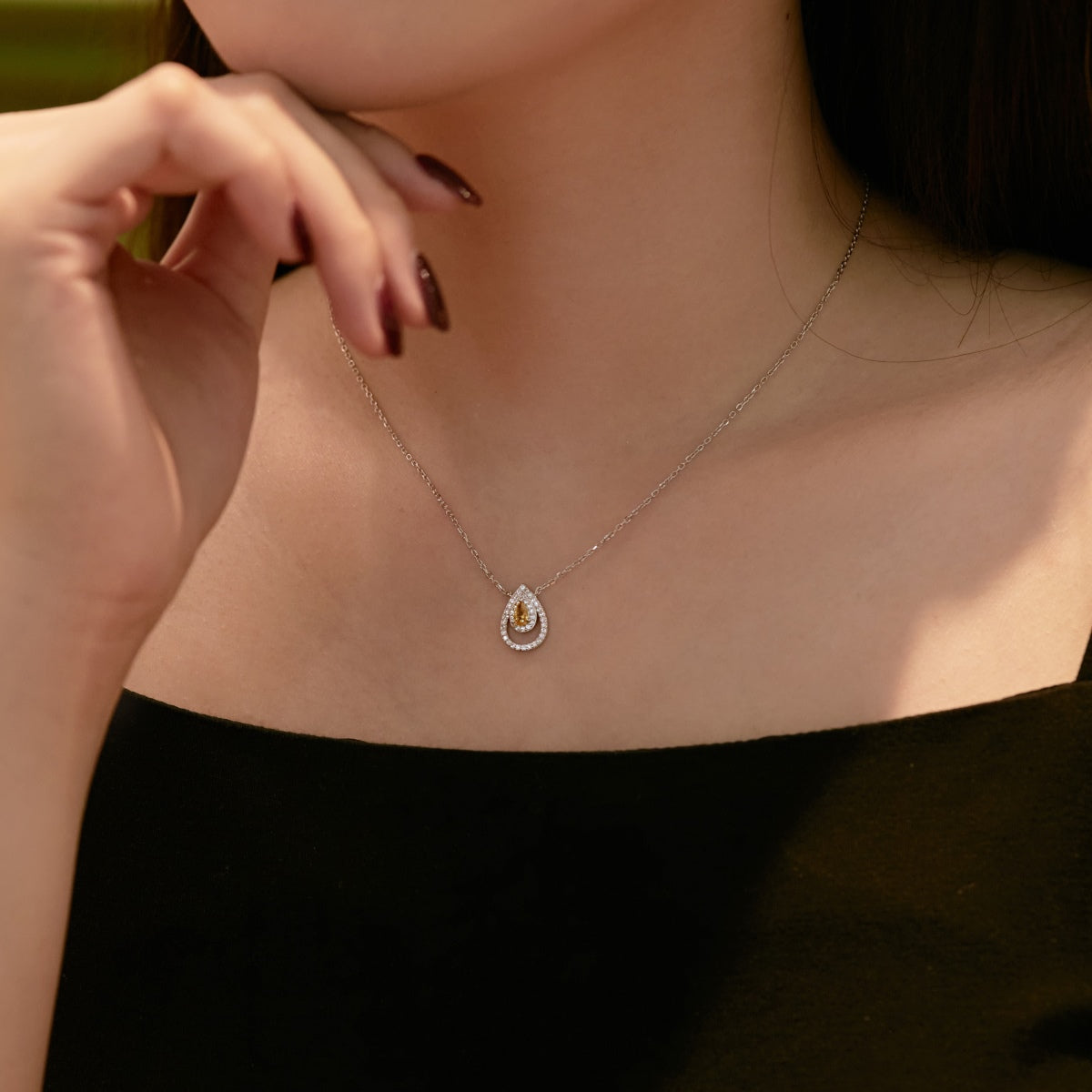 [ELAN LUXE]Sparkling Pear Cut Necklace