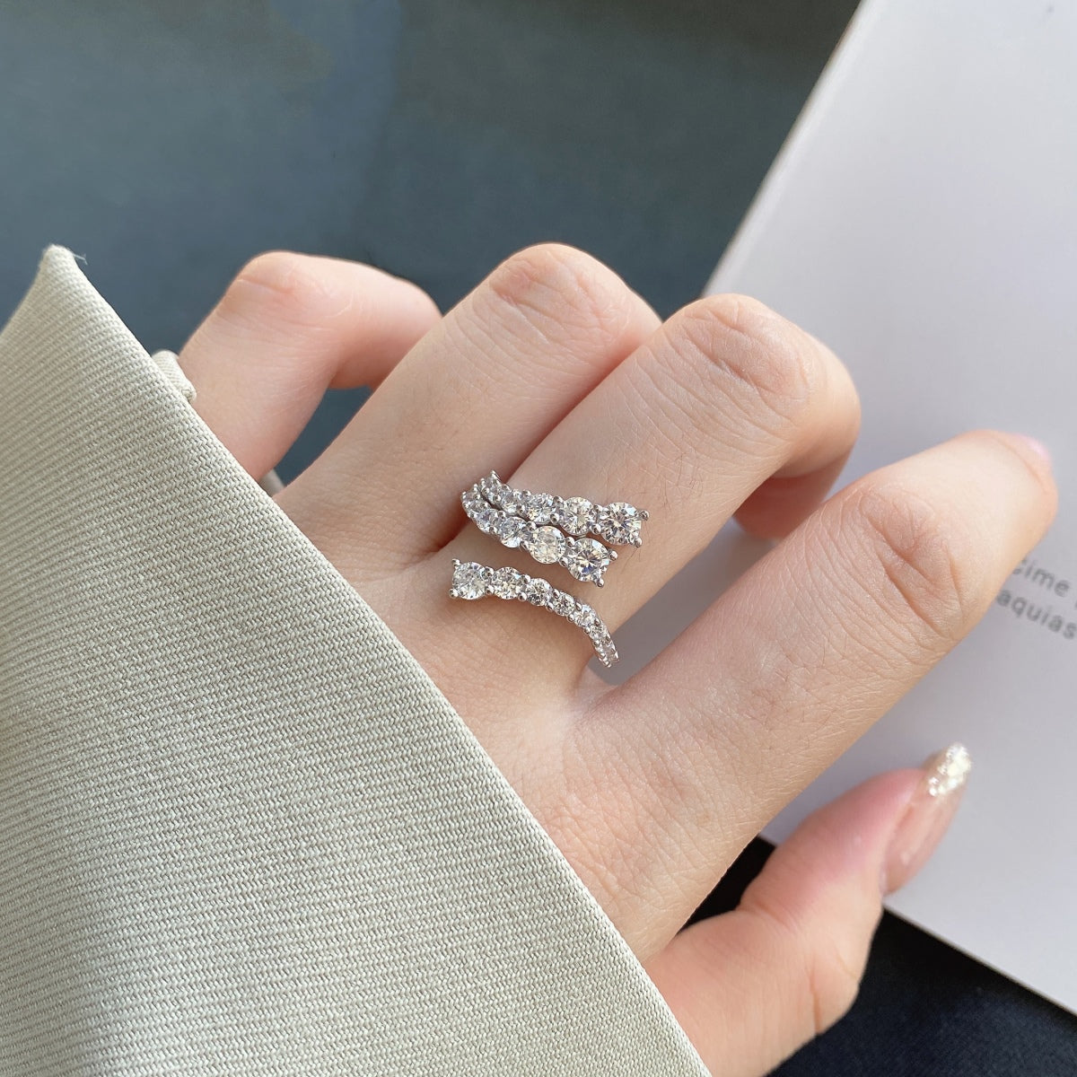 [ELAN LUXE]Unique Vivid Snake Shape Daily Ring