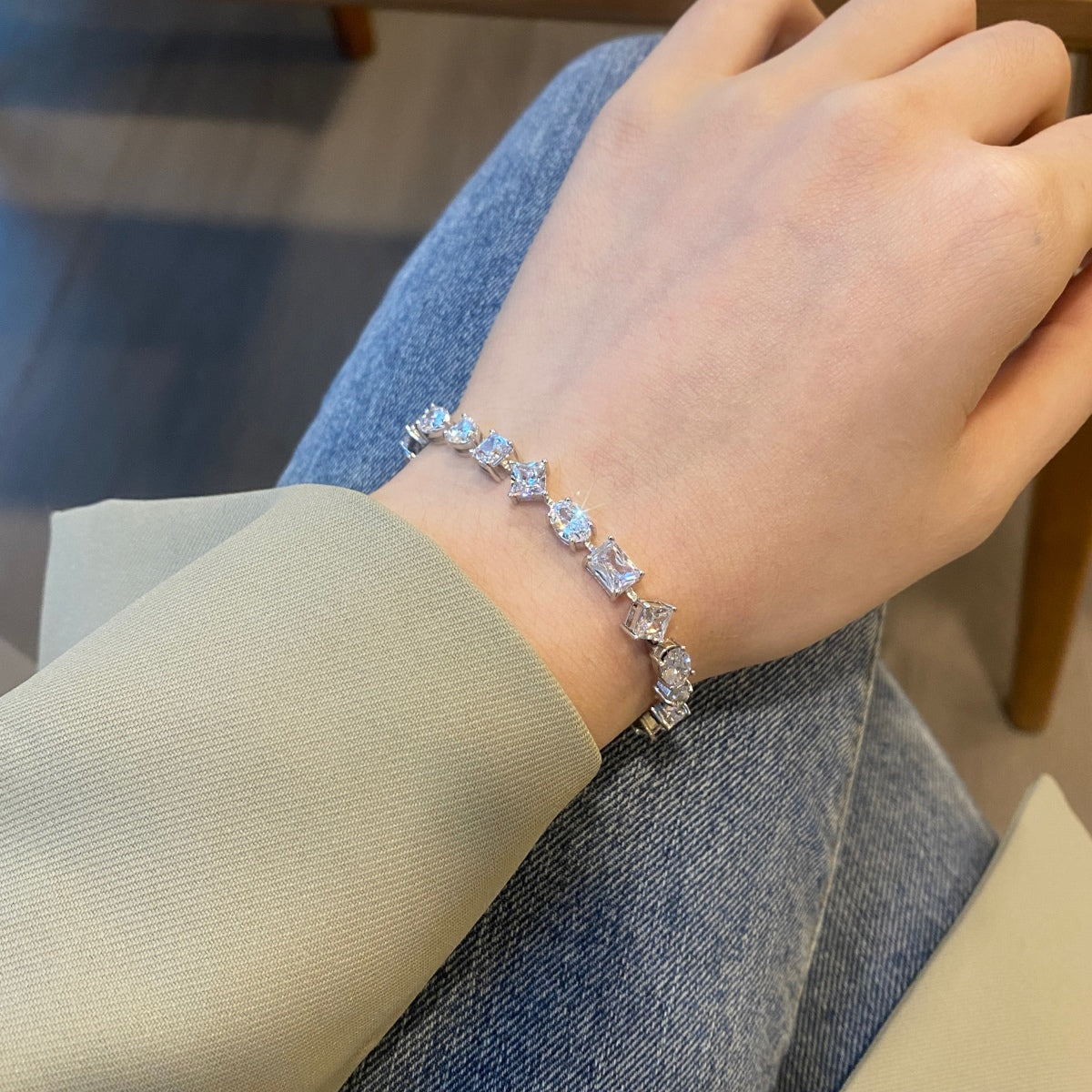 [ELAN LUXE]Unique Exquisite Multi Cut Daily Bracelet