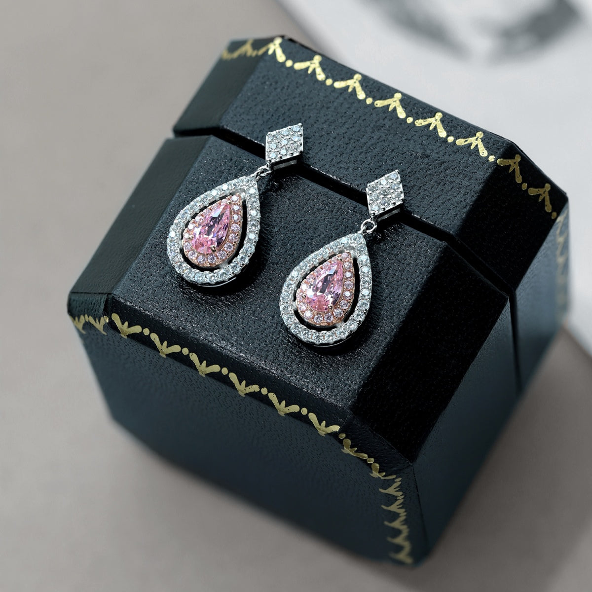 [ELAN LUXE]Ornate Delicate Water Drop Shape Banquet Earrings
