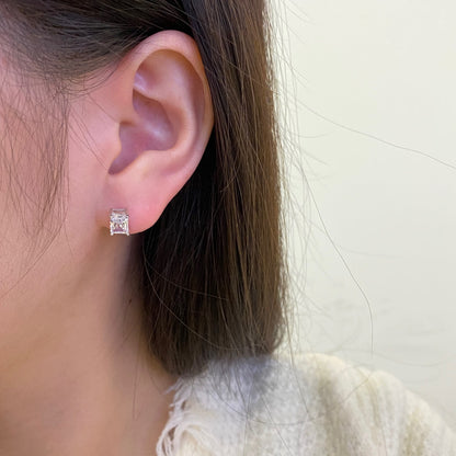 [ELAN LUXE]Stylish Shiny Rectangular Center Stone Stud Earrings