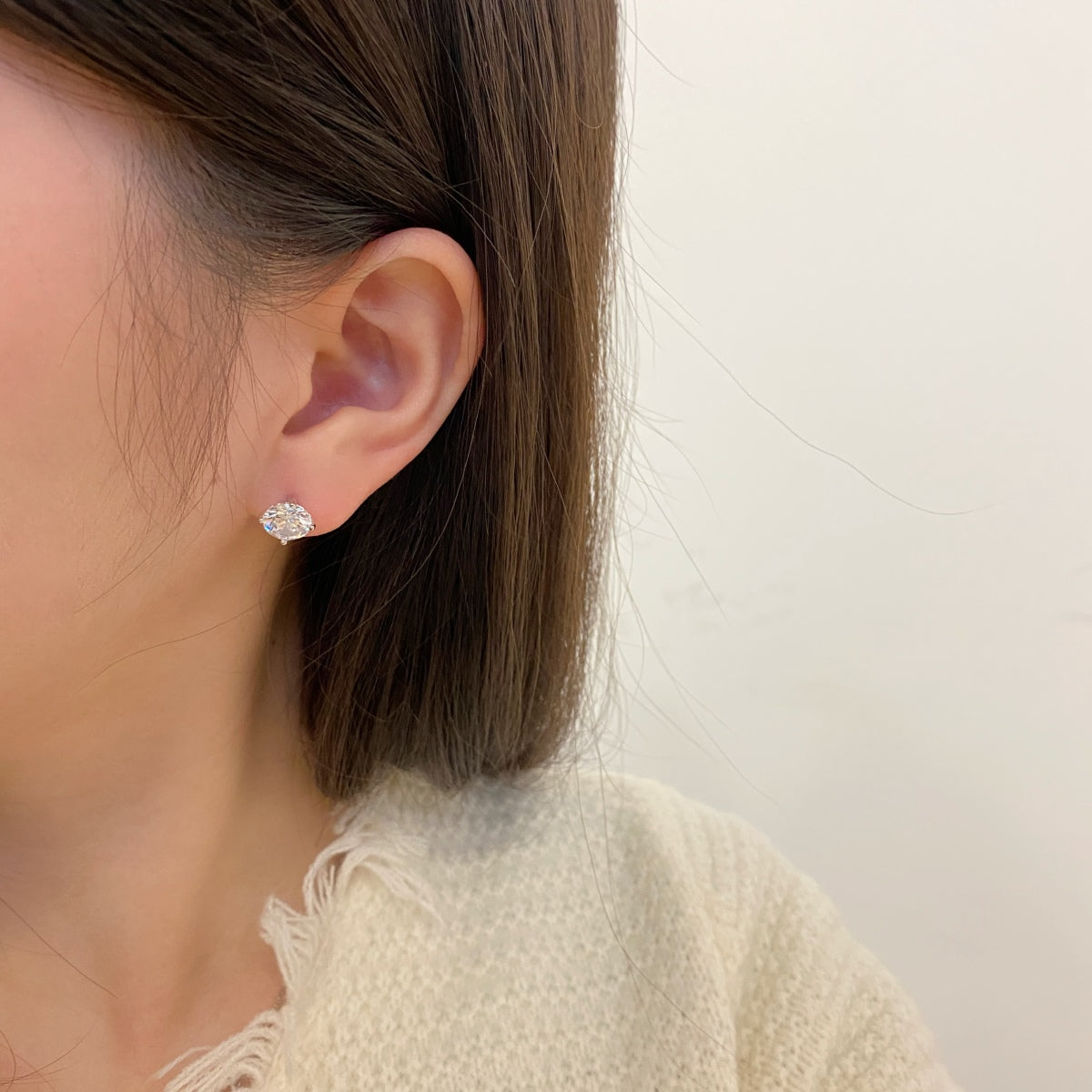 [ELAN LUXE]Stylish Shiny Round Center Stone Stud Earrings