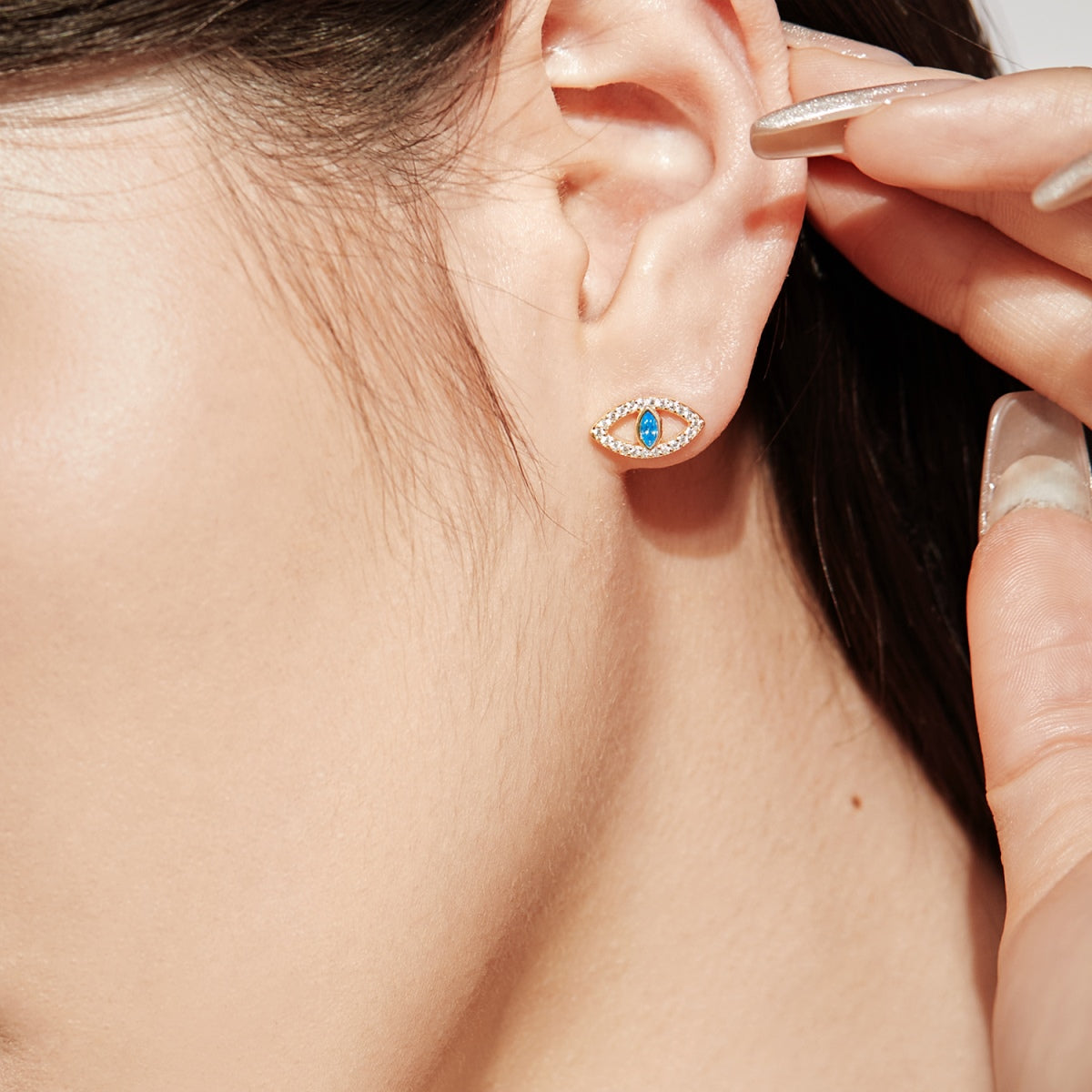 [ELAN LUXE]Blue Devil Eyes Hollow Stud Earrings