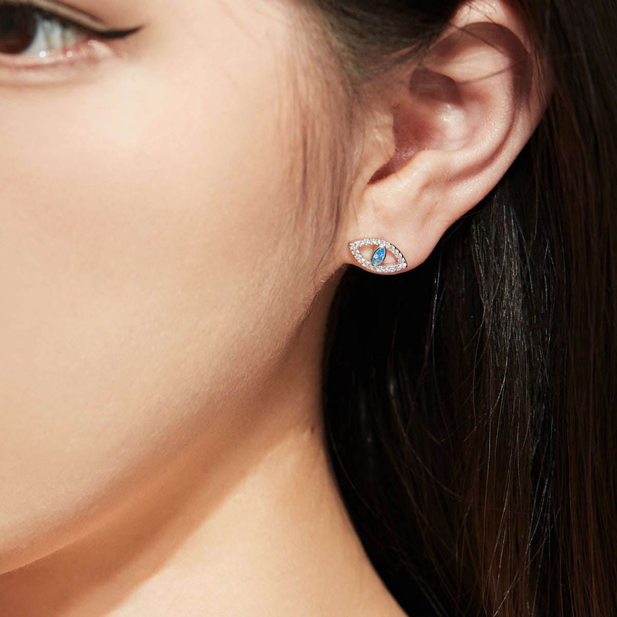 [ELAN LUXE]Blue Devil Eyes Hollow Stud Earrings