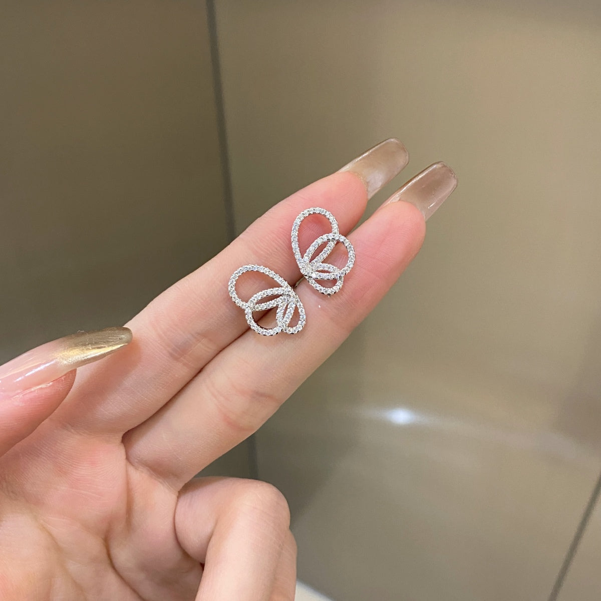 [ELAN LUXE]Exquisite Butterfly Shape Earrings