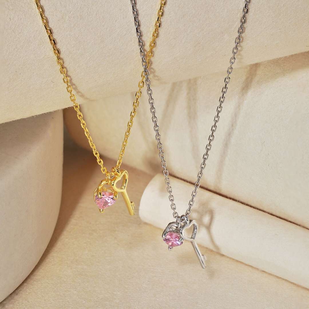 [ELAN LUXE]Unique Heart Shape Key Pendent Necklace