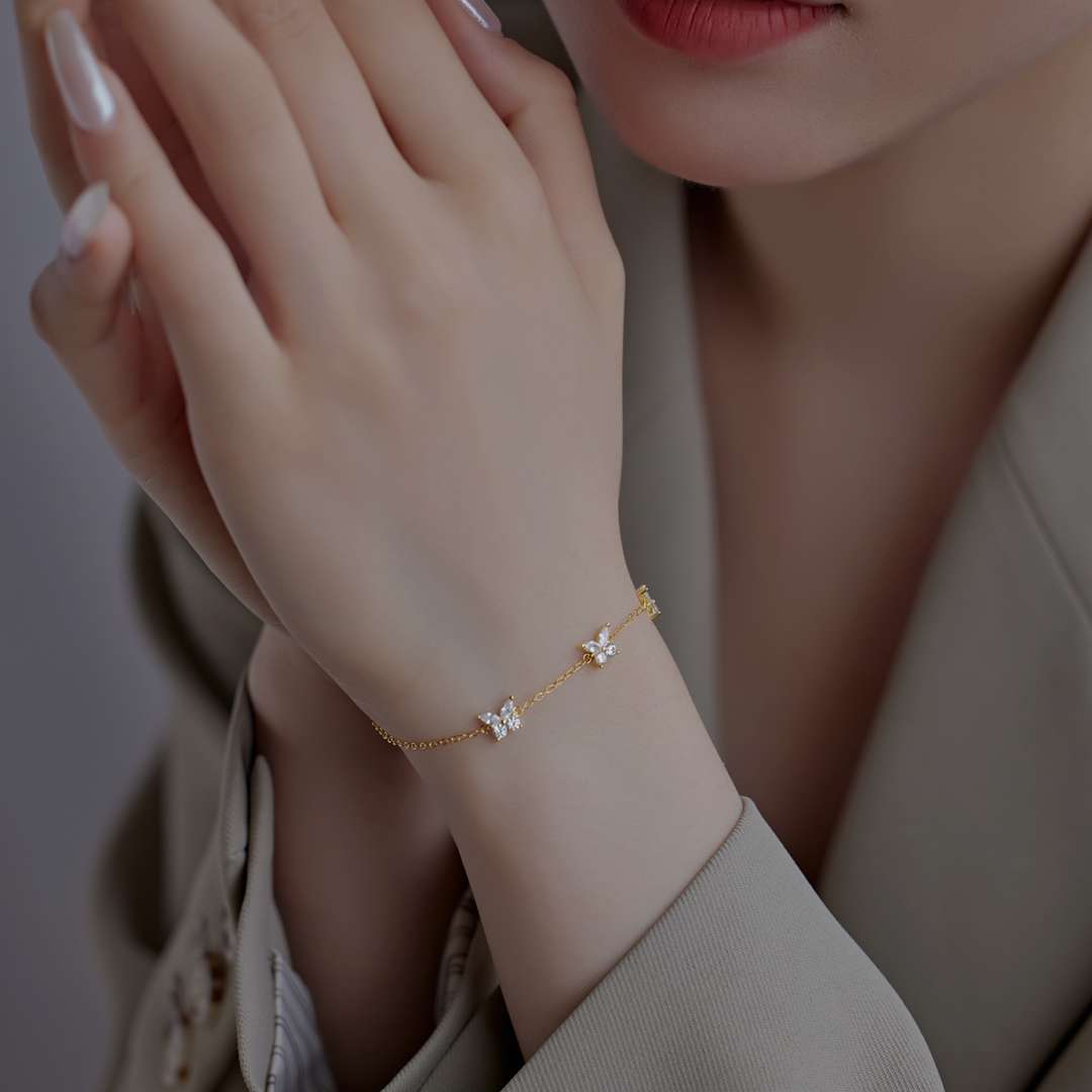 [ELAN LUXE]Radiant Butterfly Shape Necklace