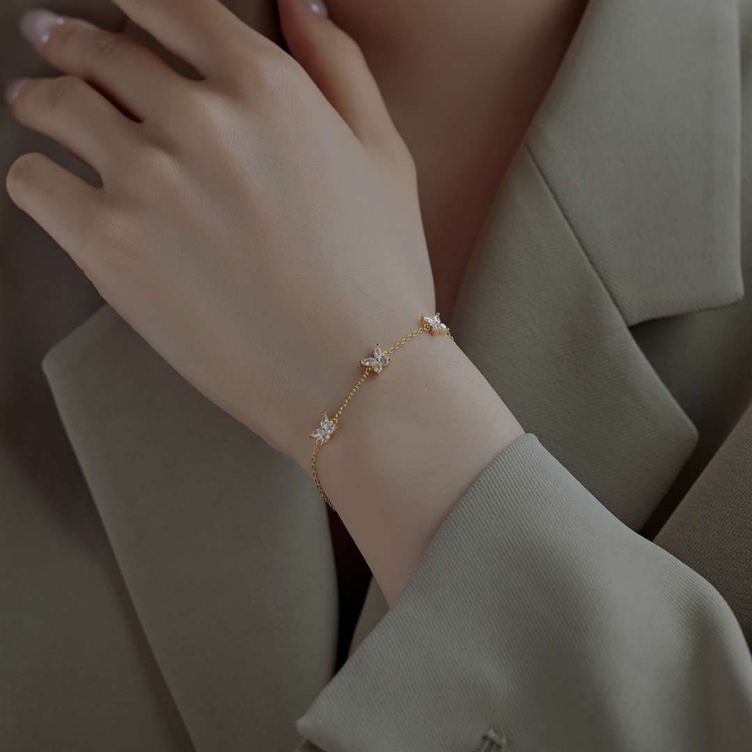 [ELAN LUXE]Radiant Butterfly Shape Necklace