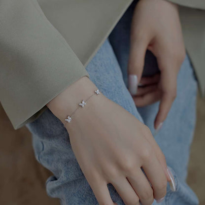 [ELAN LUXE]Radiant Butterfly Shape Necklace