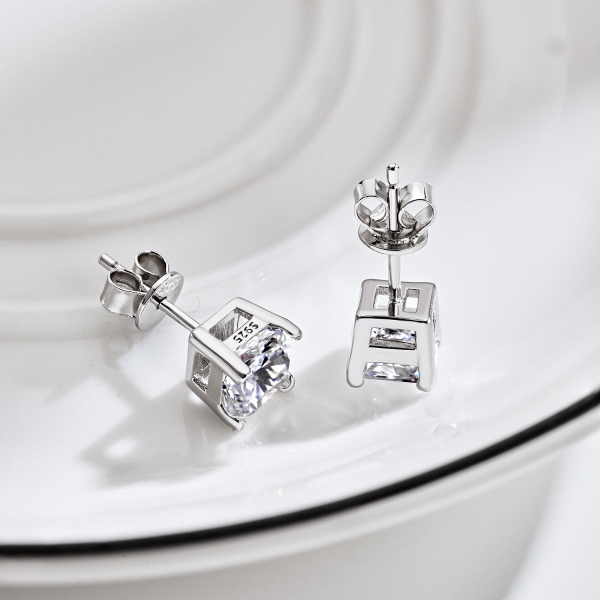 [ELAN LUXE]1.0 Carat Radiant Princess Cut Wedding Earrings