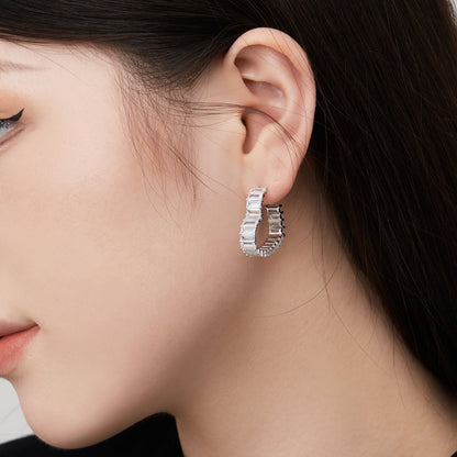 [ELAN LUXE]Radiant Heart Cutout Earrings