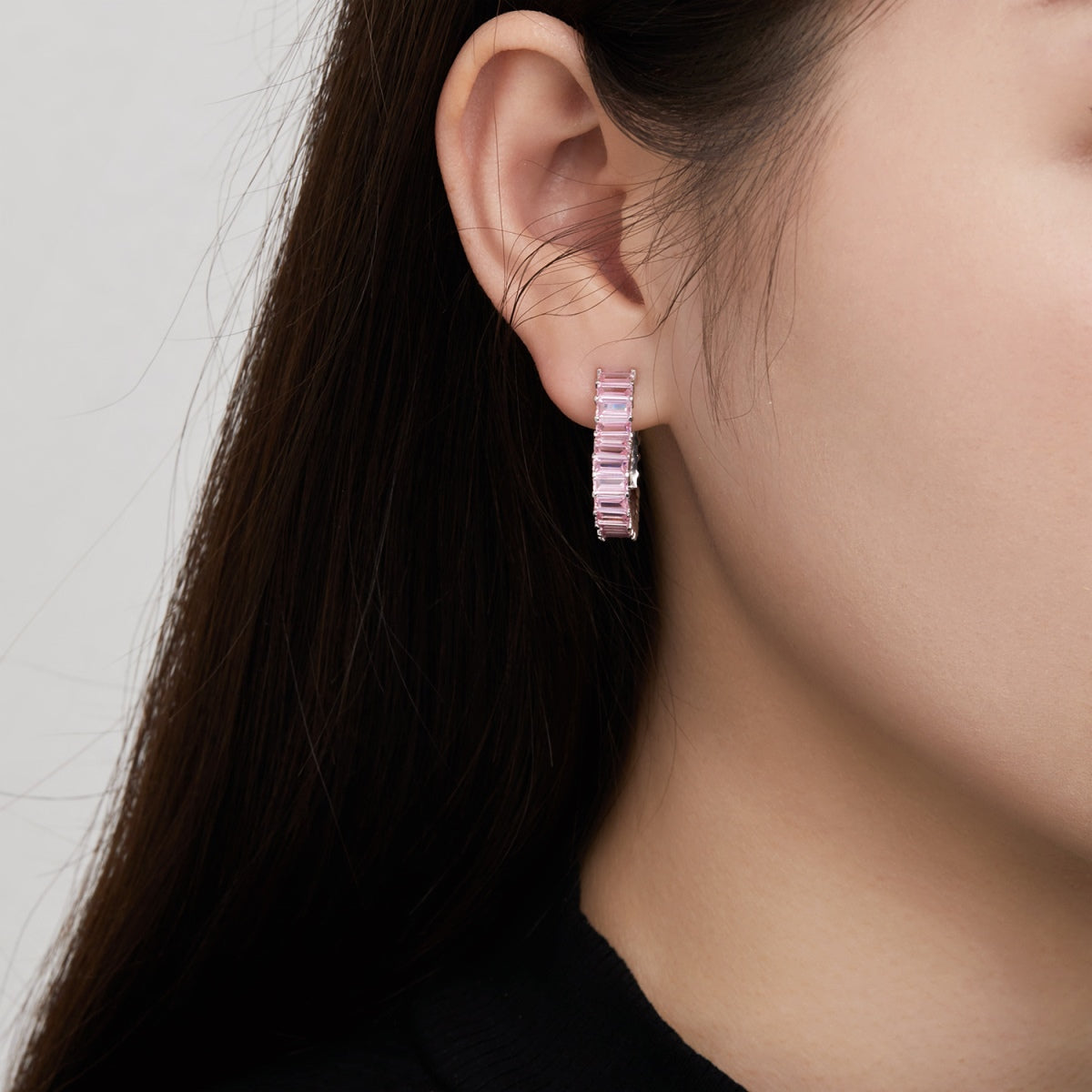 [ELAN LUXE]Radiant Heart Cutout Earrings
