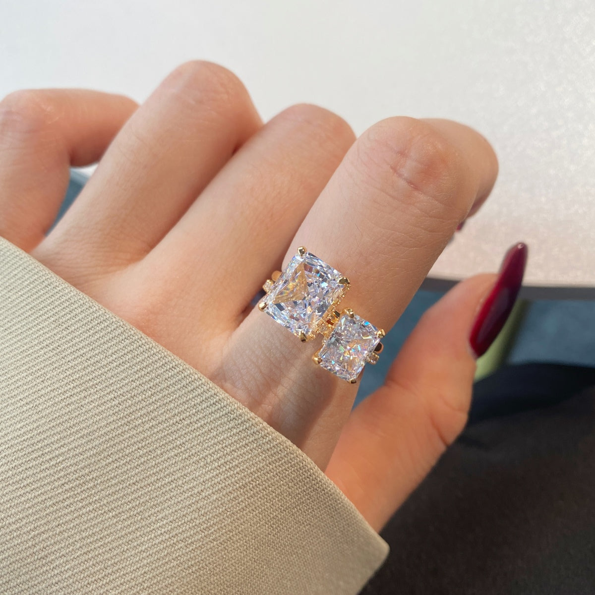 [ELAN LUXE]4.0 Carat Ornate Enchanting Radiand Cut Banquet Ring