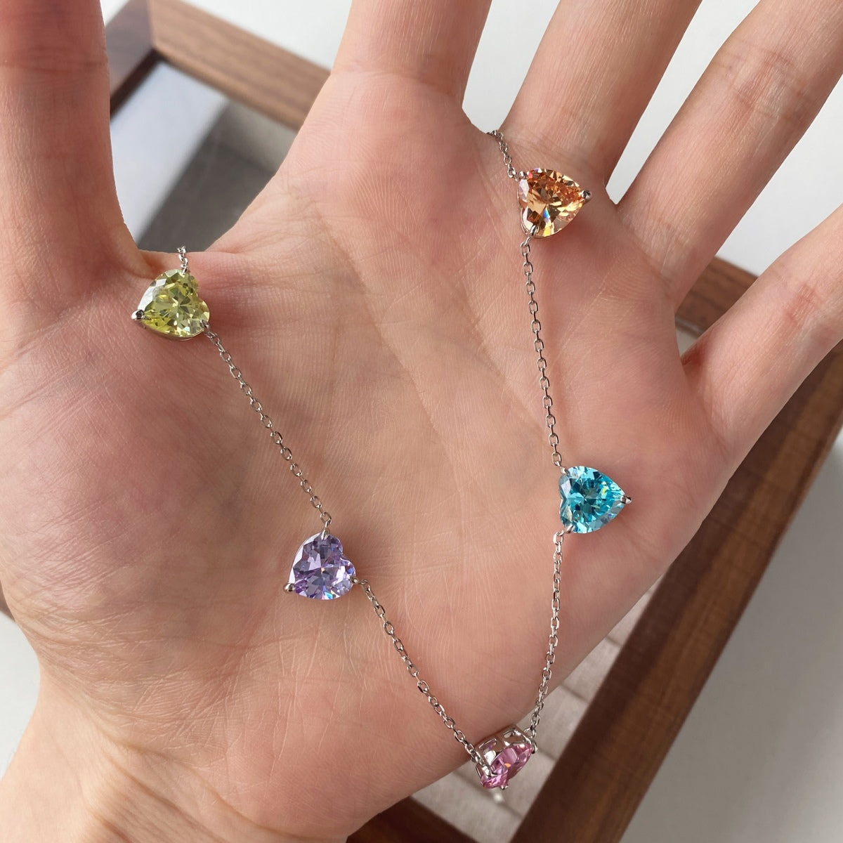 [ELAN LUXE]Sparkling Colorful Heart Cut Necklace