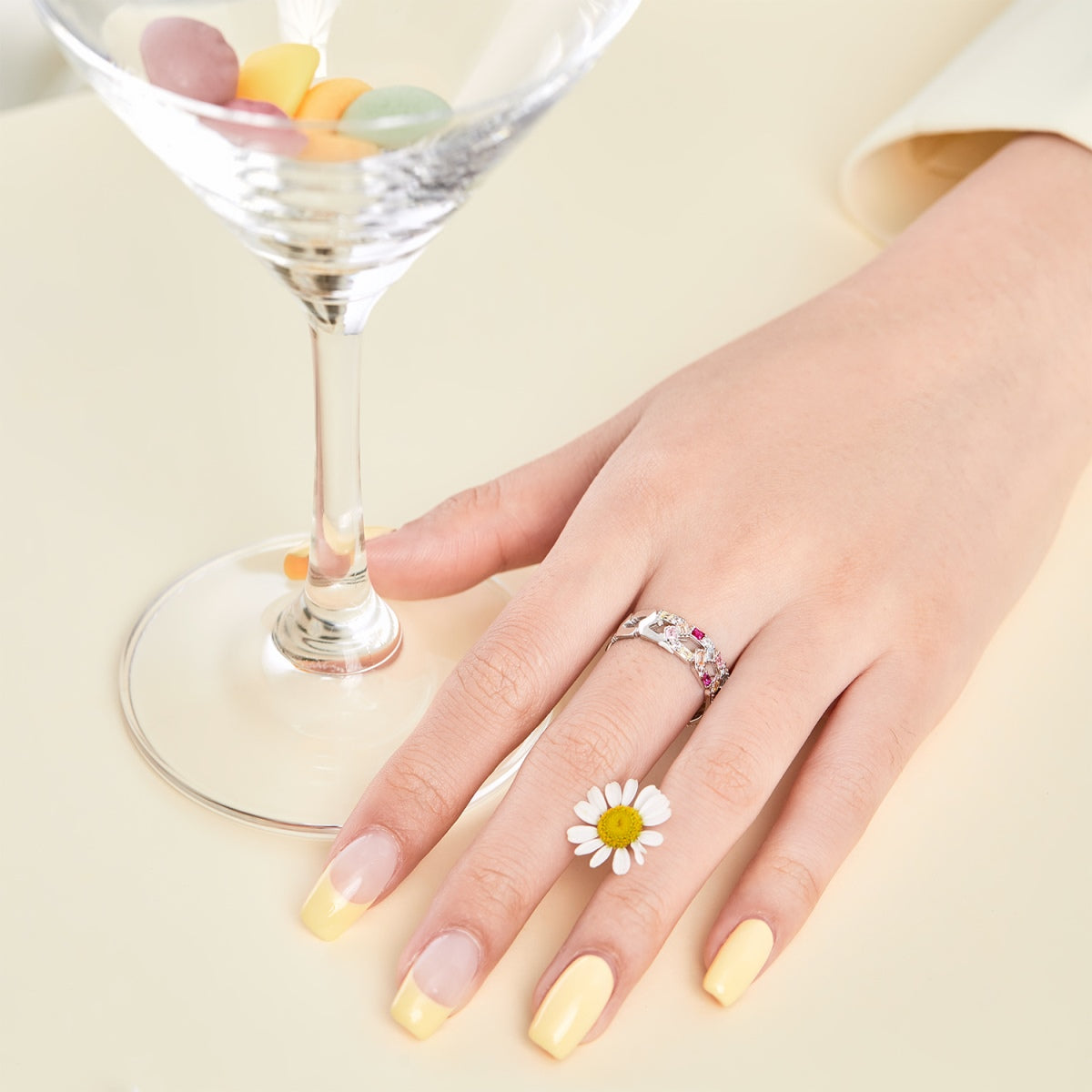 [ELAN LUXE]Sparkling Vibrant Emerald Cut Daily Ring