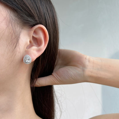 [ELAN LUXE]Delicate Gorgeous Pear Cut Daily Earrings