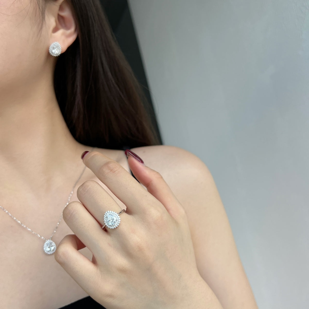 [ELAN LUXE]Delicate Gorgeous Pear Cut Daily Earrings