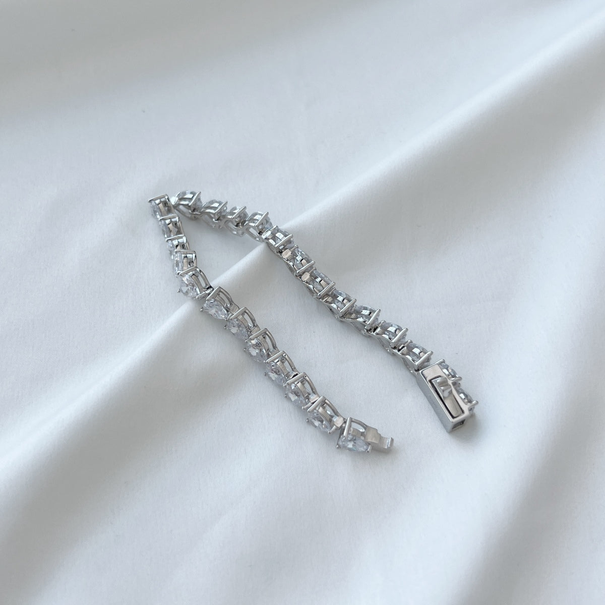 [ELAN LUXE]0.75 Carat Elegant Romantic Heart Shape Lover Bracelet