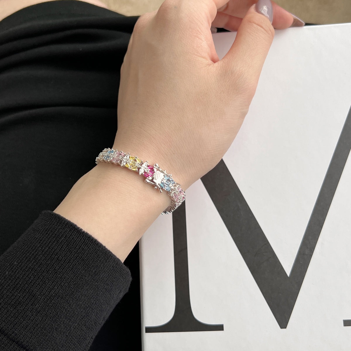 [ELAN LUXE]Delicate Colorful Multi Cut Party Bracelet