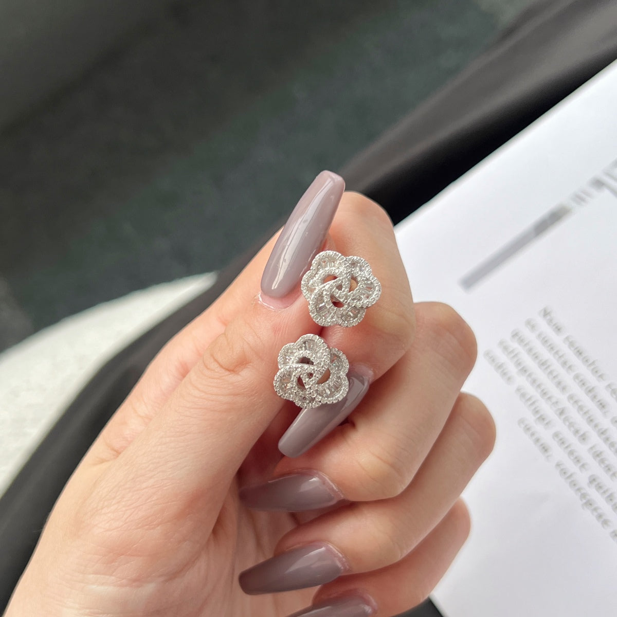 [ELAN LUXE]Exquisite Flower Shape Daily Earrings