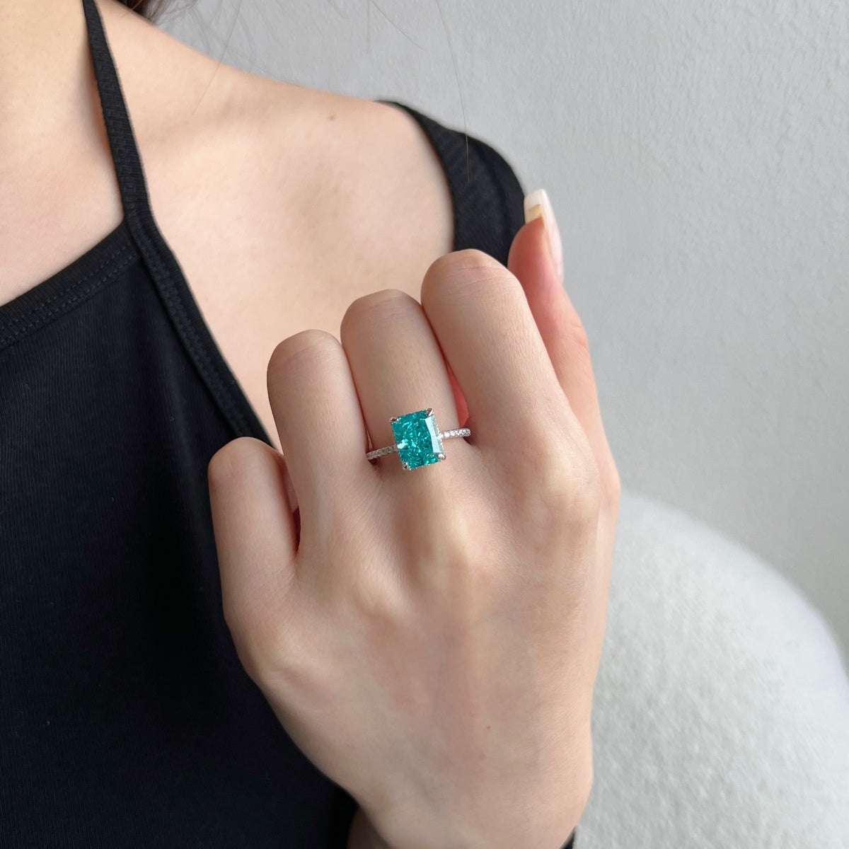 [ELAN LUXE]4.0 Carat Luxurious Engagement Ring
