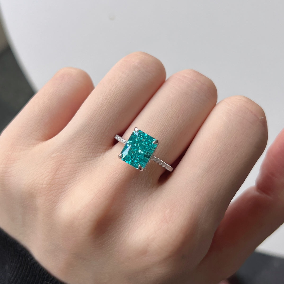 [ELAN LUXE]4.0 Carat Luxurious Engagement Ring