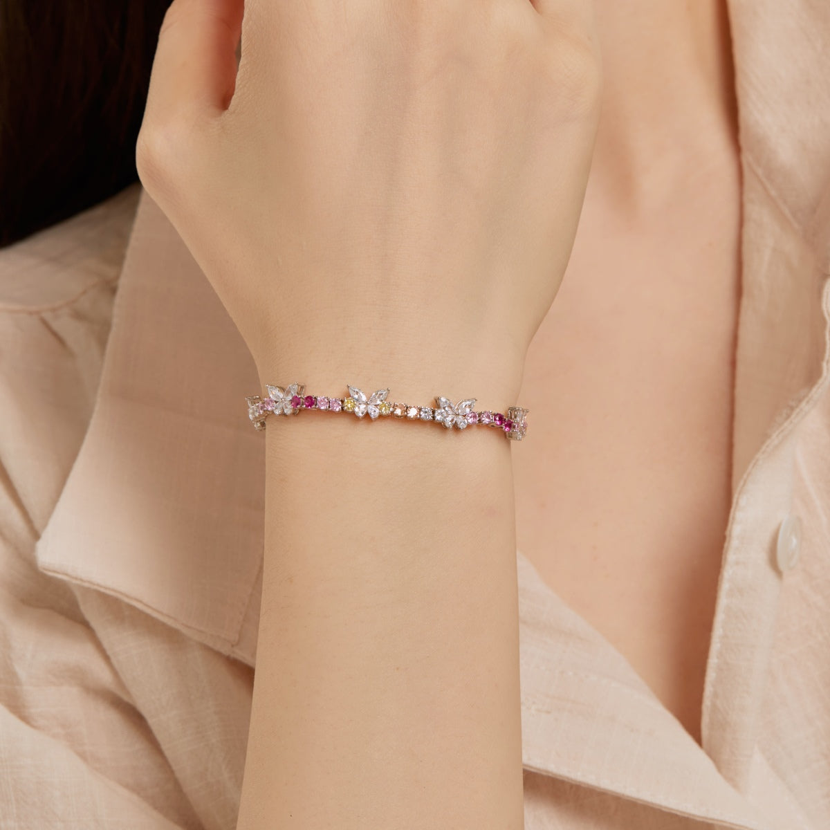 [ELAN LUXE]Ornate Colorful Butterfly Shape Round Cut Daily Bracelet