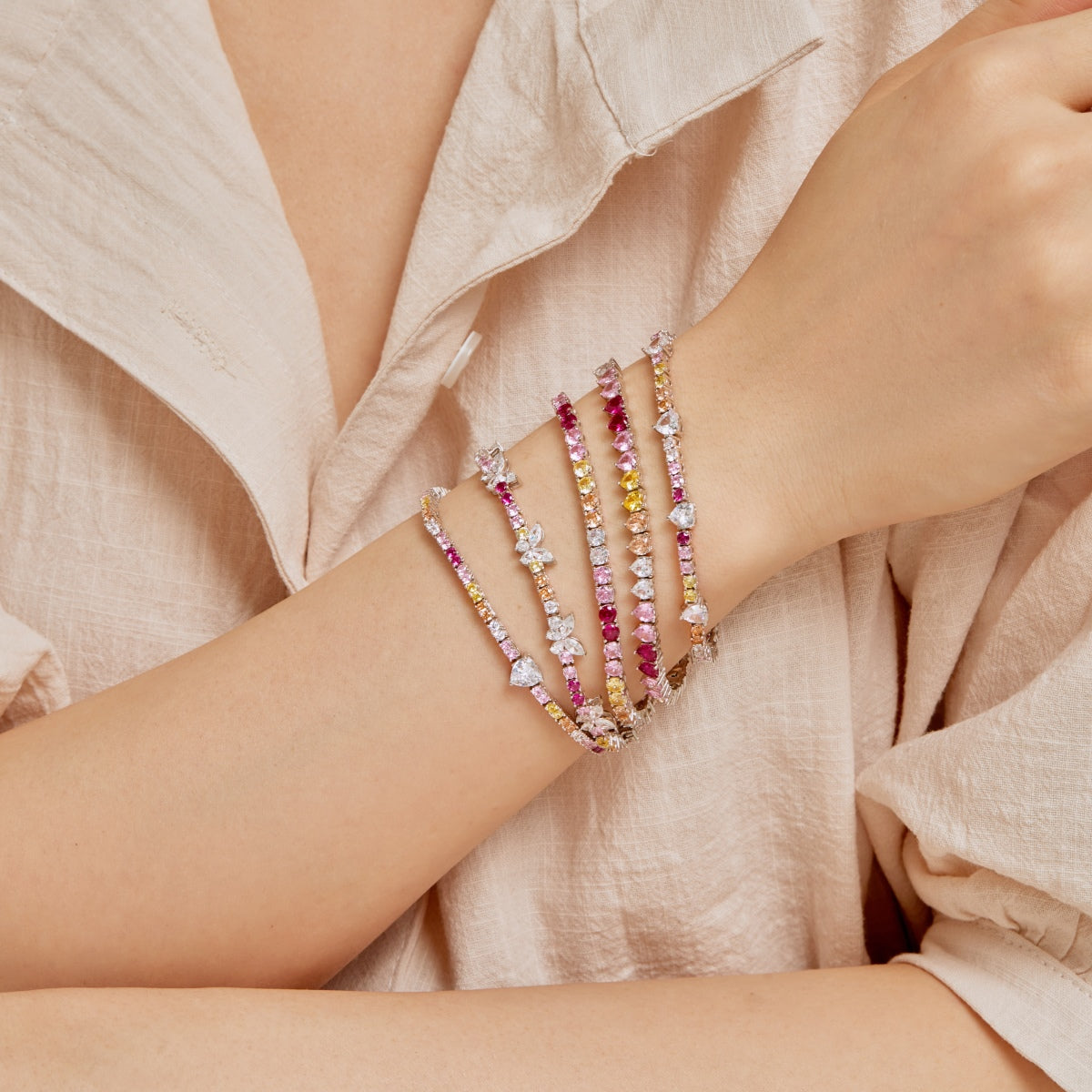 [ELAN LUXE]Ornate Colorful Butterfly Shape Round Cut Daily Bracelet