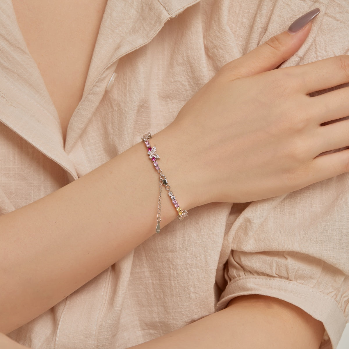 [ELAN LUXE]Ornate Colorful Butterfly Shape Round Cut Daily Bracelet