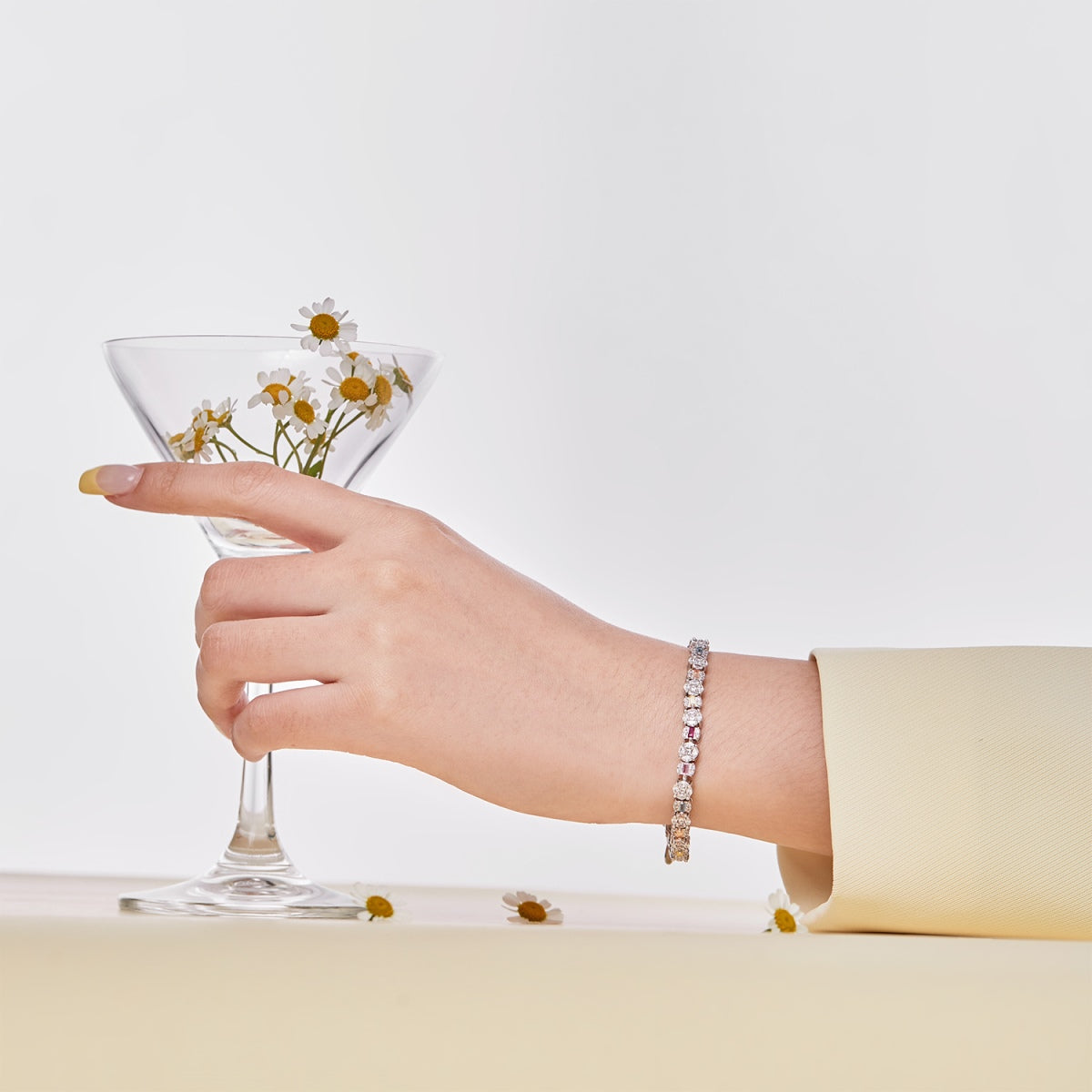 [ELAN LUXE]Dazzling Radiant Multi Cut Daily Bracelet