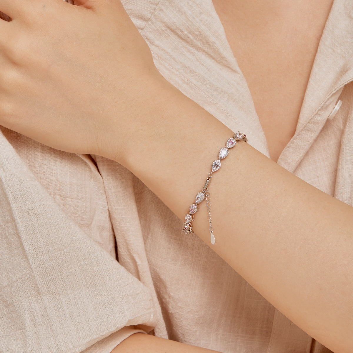 [ELAN LUXE]0.25 Carat Radiant Water Drop Shape Daily Bracelet