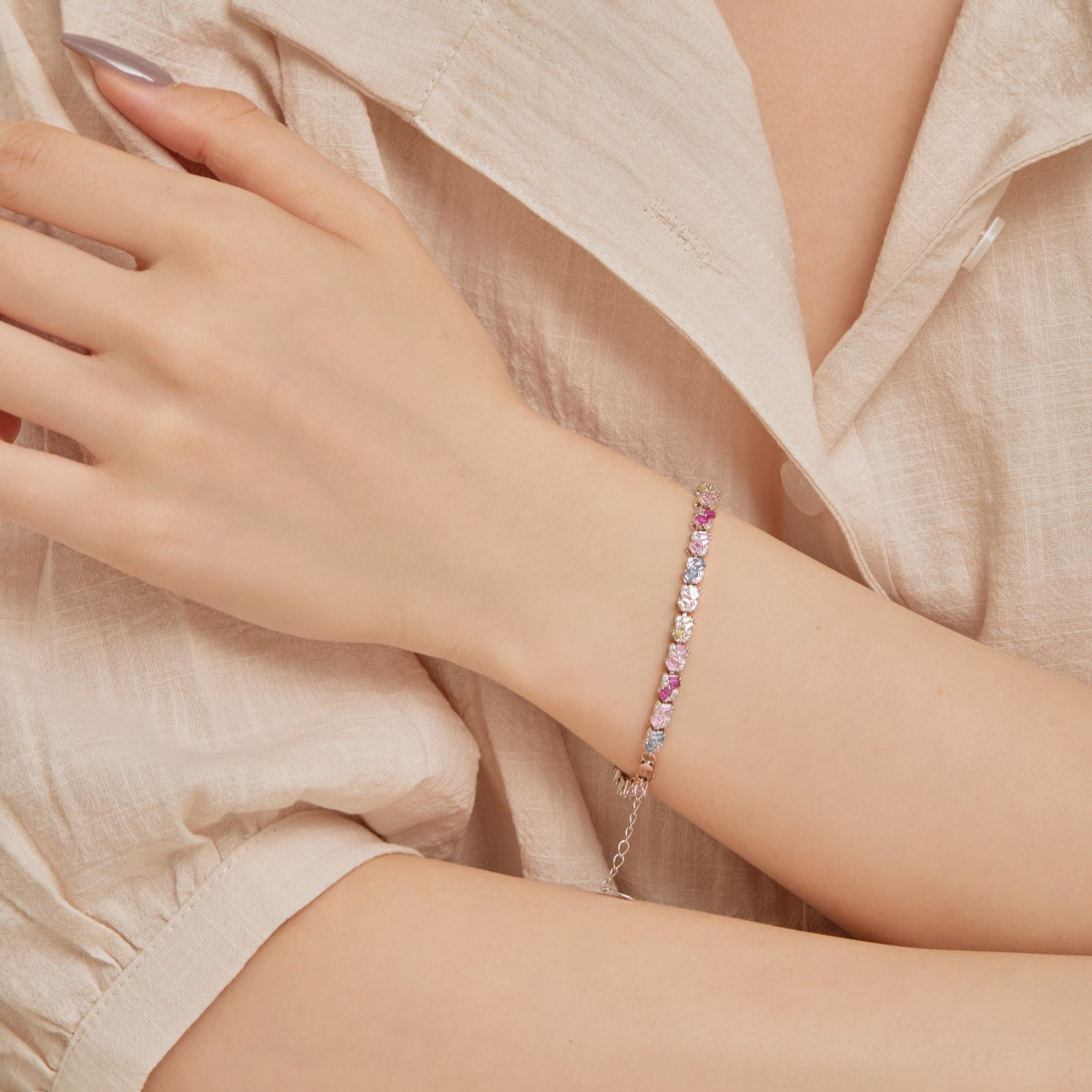 [ELAN LUXE]Ornate Colorful Flower Shape Party Bracelet