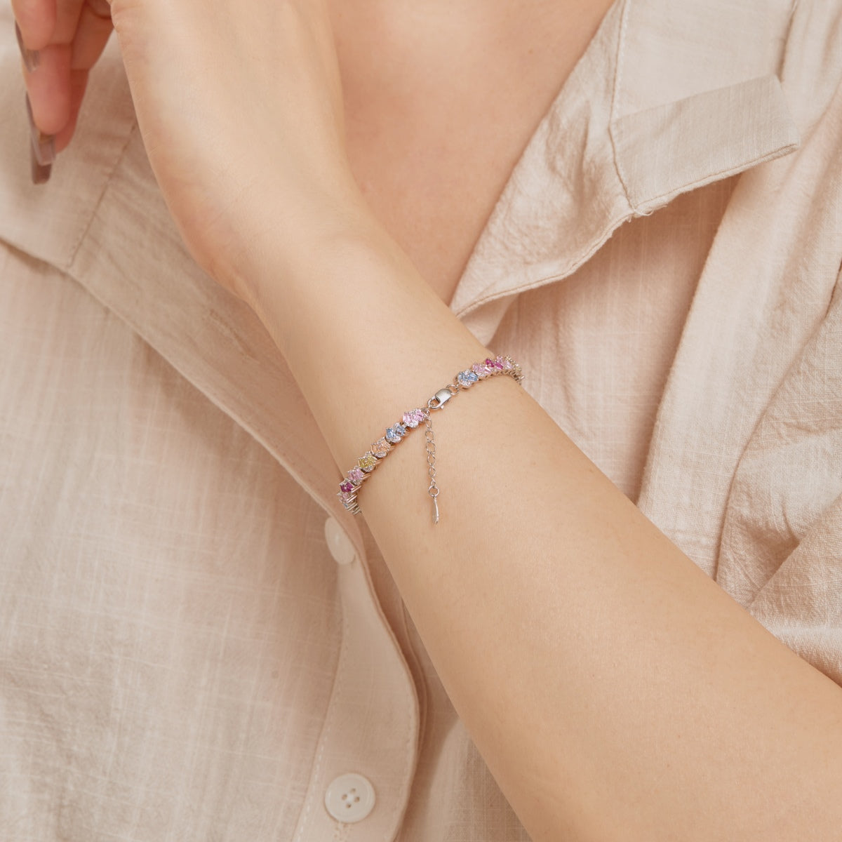 [ELAN LUXE]Ornate Colorful Flower Shape Party Bracelet