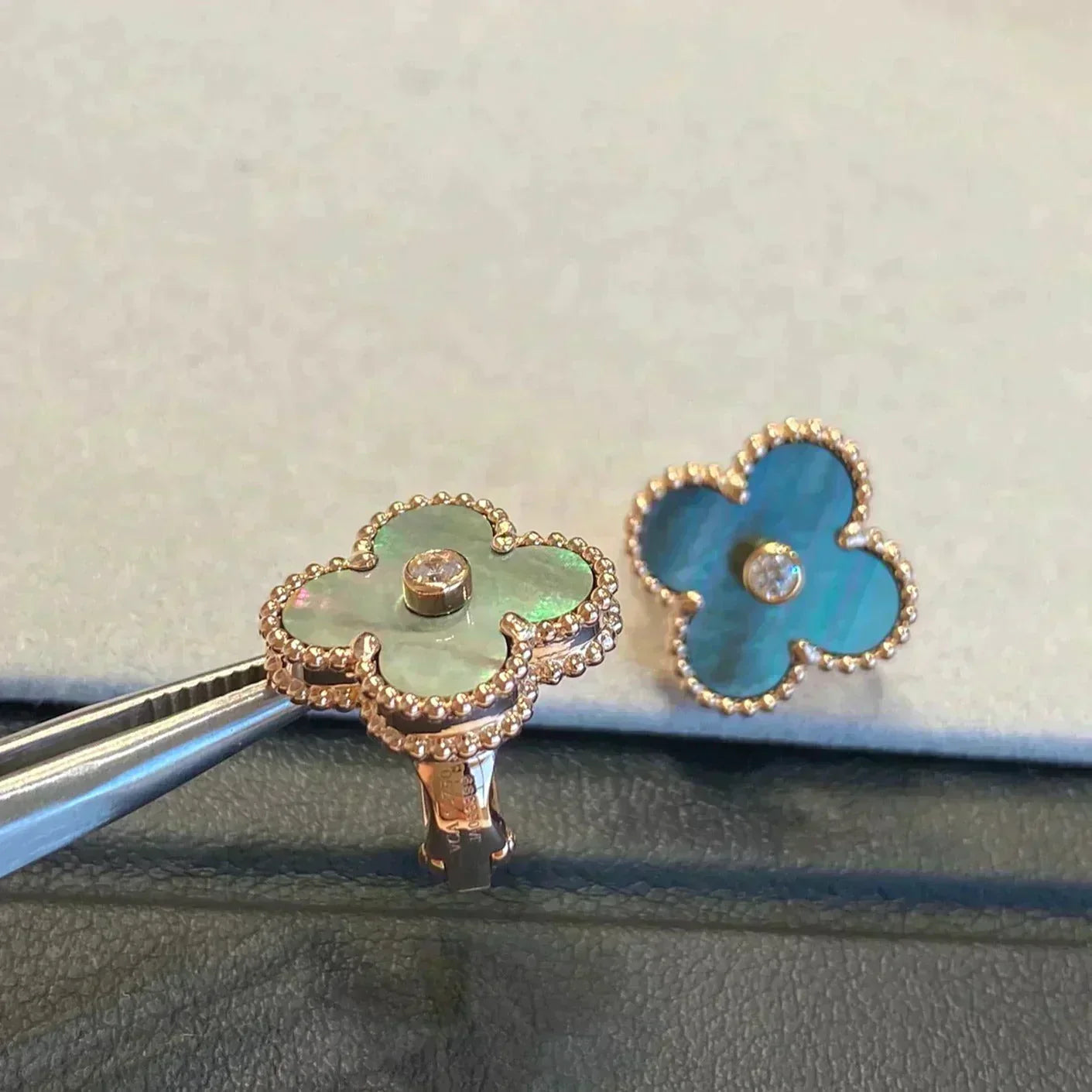 [ELAN LUXE]CLOVER MEDIUM 1 MOTIFS GRAY MOP  DIAMOND EARRINGS