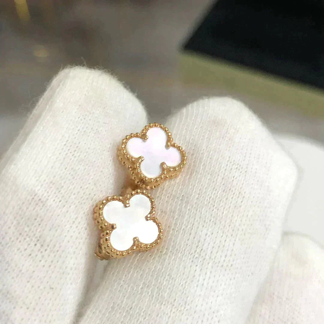 [ELAN LUXE]CLOVER MINI 9.5MM WHITE MOP EARRINGS