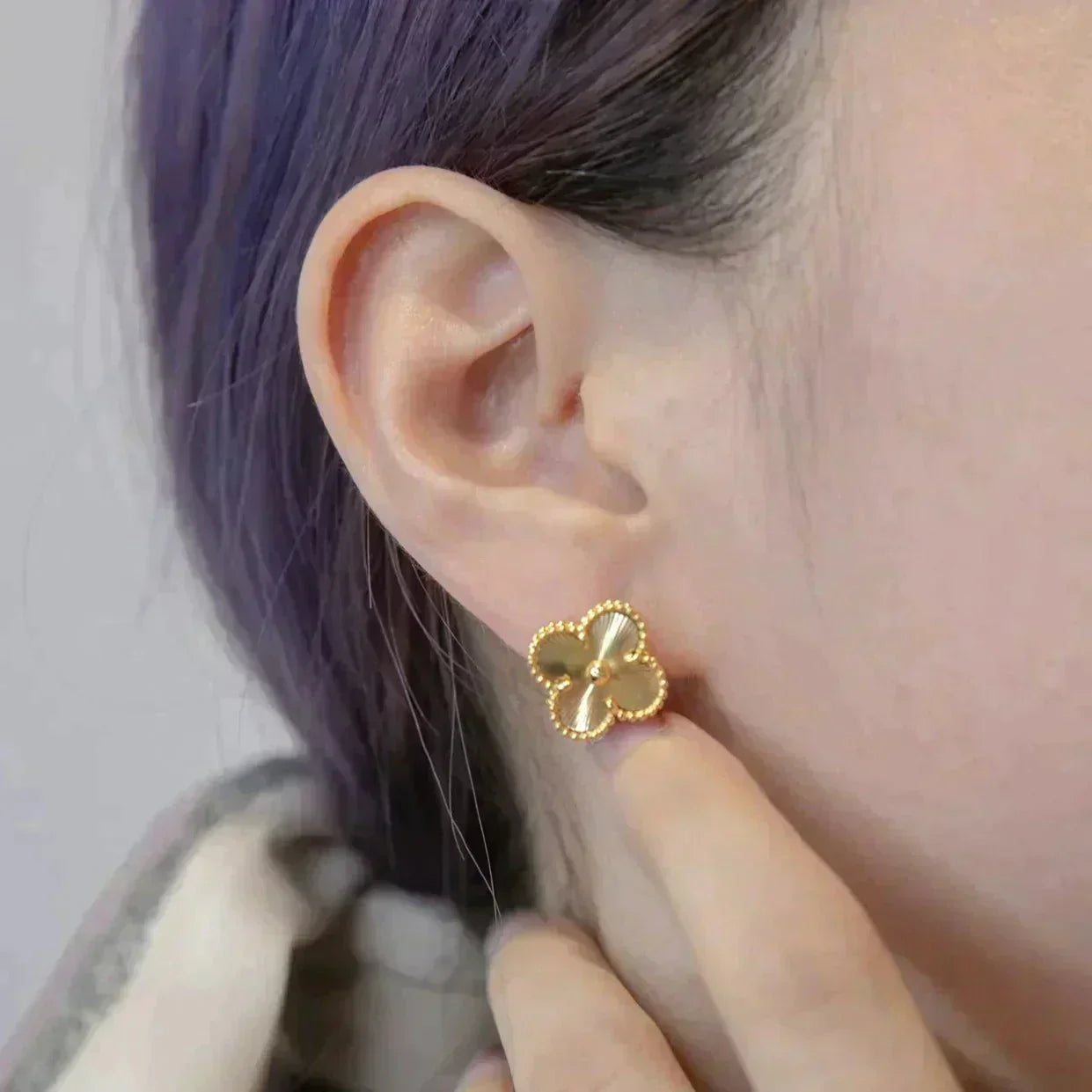 [ELAN LUXE]CLOVER MEDIUM 1 MOTIFS LASER EARRINGS