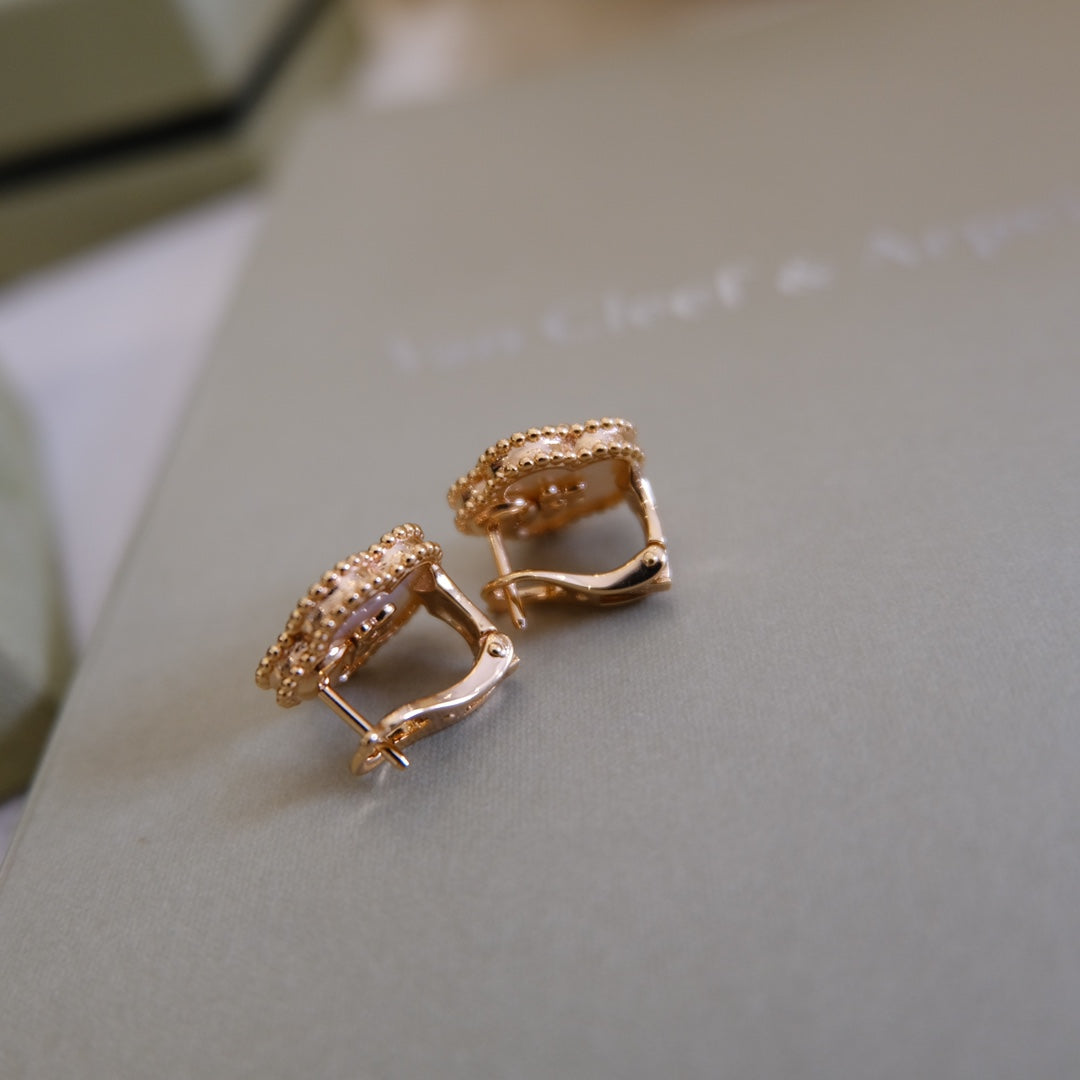 [ELAN LUXE]LUCKY PINK GOLD WHITE MOP EARRINGS
