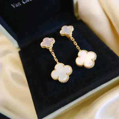 [ELAN LUXE]CLOVER 2 MOTIF WHITE MOP EARRINGS