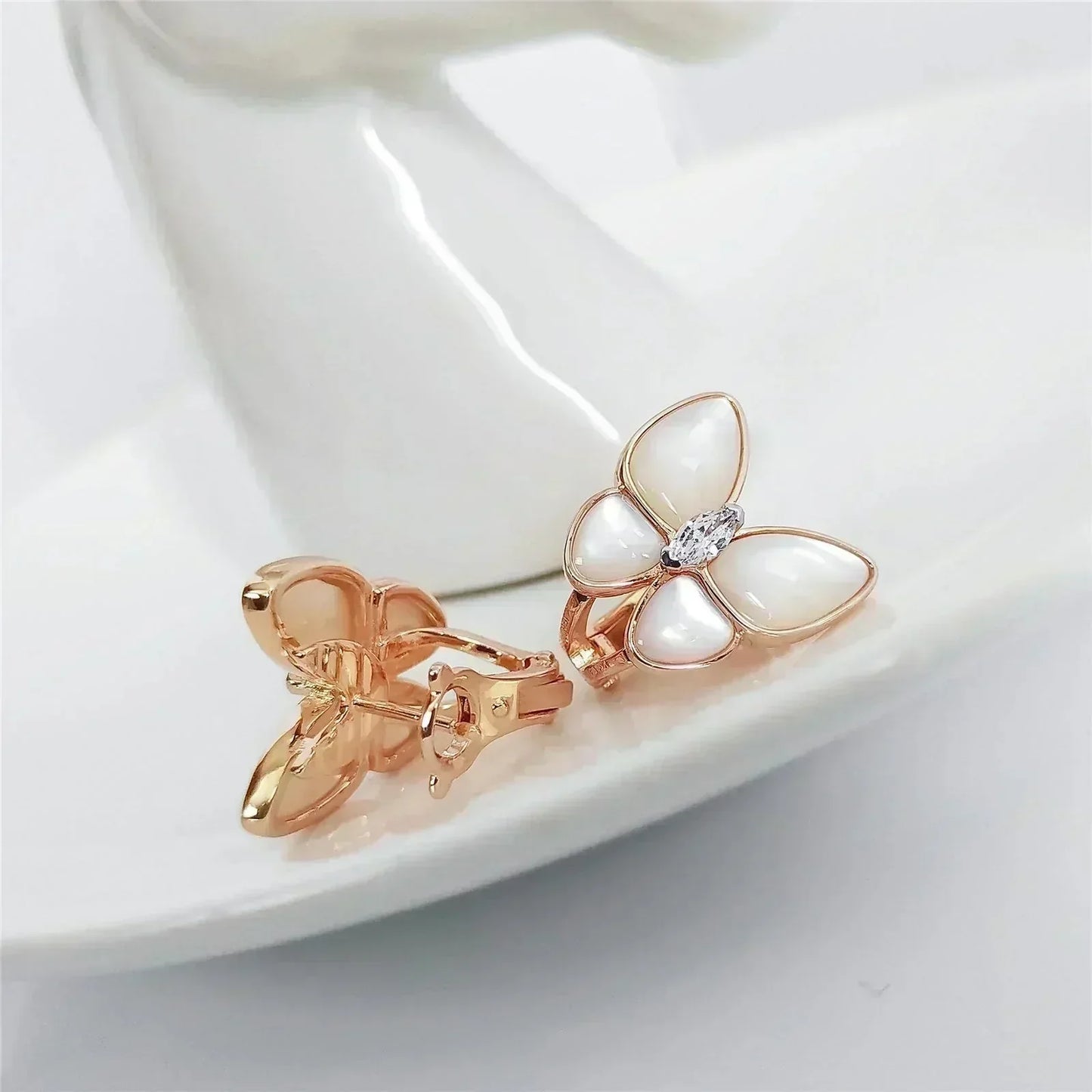 [ELAN LUXE]BUTTERFLY MOP DIAMOND EARRINGS